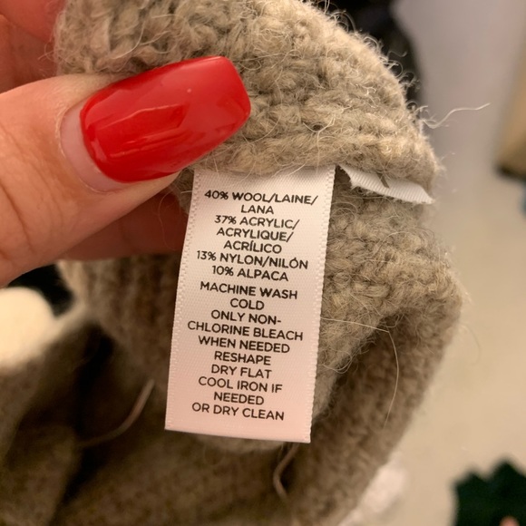 LOFT grey wool vest size M. Super soft and cute! - Picture 5 of 5